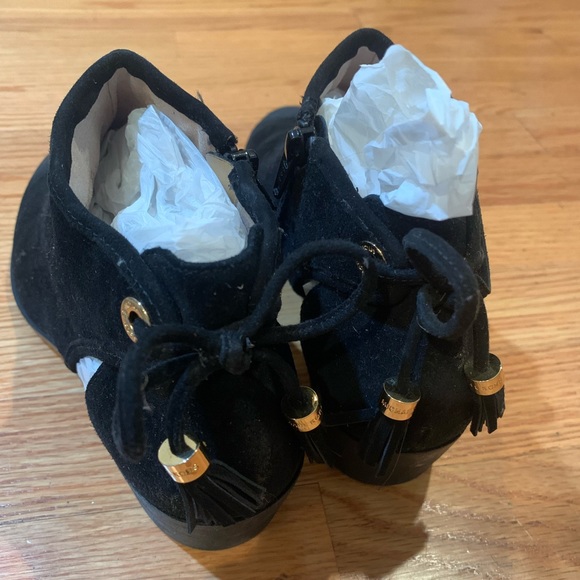 Michael Kors ankle cut out Flat Tassel boots 7.5 - Picture 3 of 4